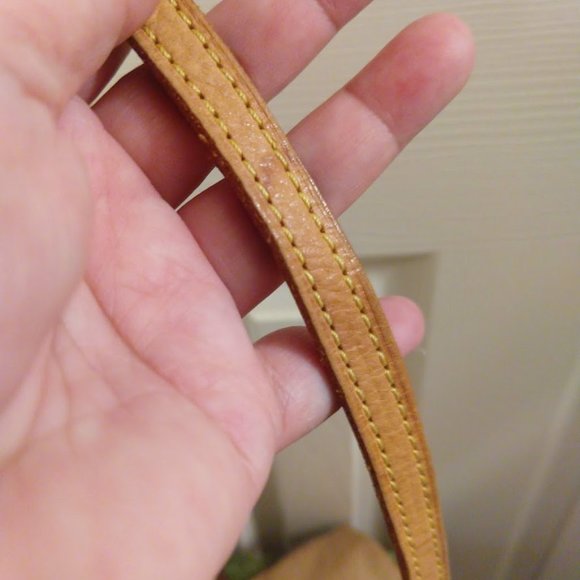 Louis Vuitton Monogram Spontini with Strap - Picture 7 of 16